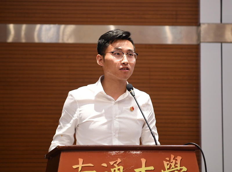 2015届毕业生杨义东发言.JPG