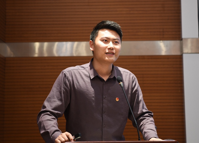 2016届毕业生裴玺发言.JPG